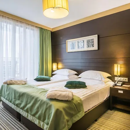 Western Olives - Free Pool & Parking Hotel