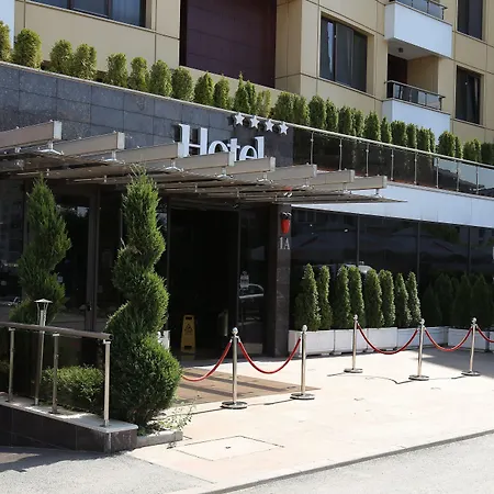Hotel Western Olives - Free Pool & Parking
