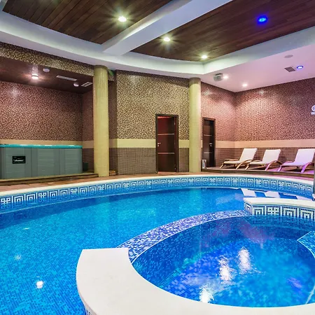 Hotel Western Olives - Free Pool & Parking 4*