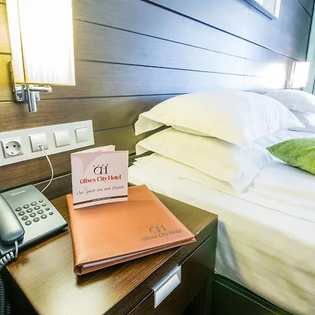 Western Olives - Free Pool & Parking Hotel 4*