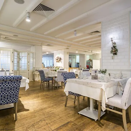 Hotel Western Olives - Free Pool & Parking