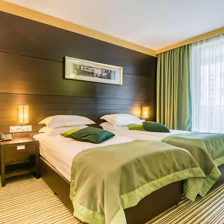 Western Olives - Free Pool & Parking Hotel 4*