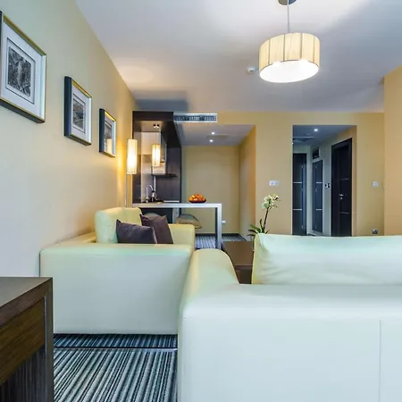 Western Olives - Free Pool & Parking Szálloda