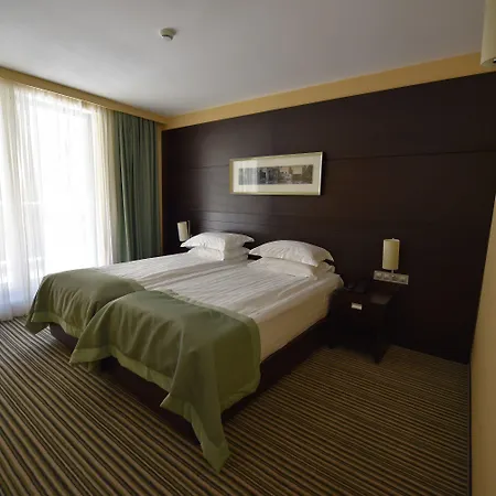 Szálloda Western Olives - Free Pool & Parking