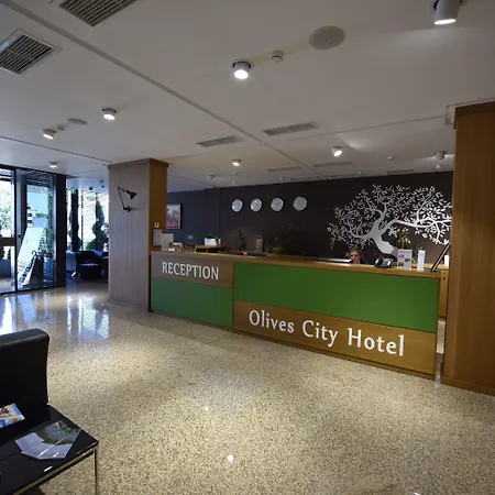 Western Olives - Free Pool & Parking Szófia