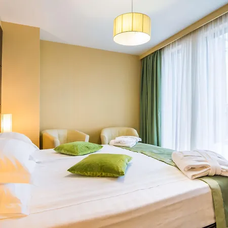 Hotel Western Olives - Free Pool & Parking 4*