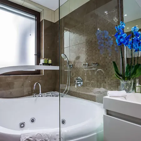 Otel Western Olives - Free Pool & Parking Sofya