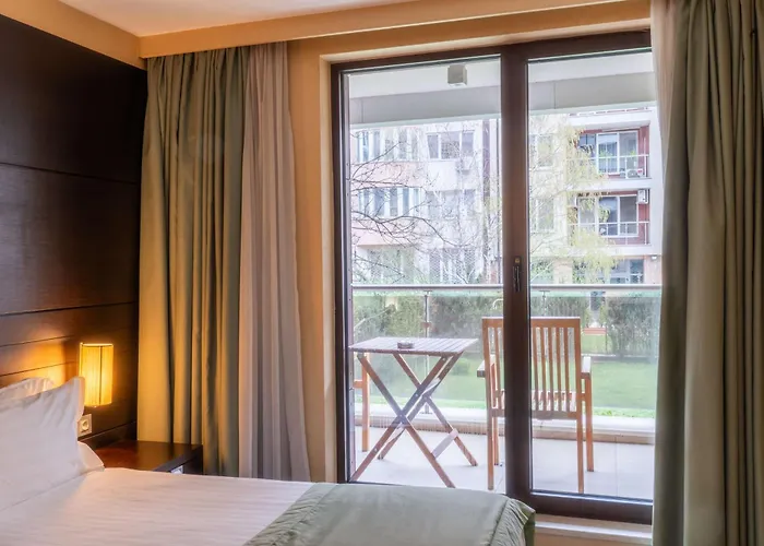 Hotel Western Olives - Free Pool & Parking Sofia