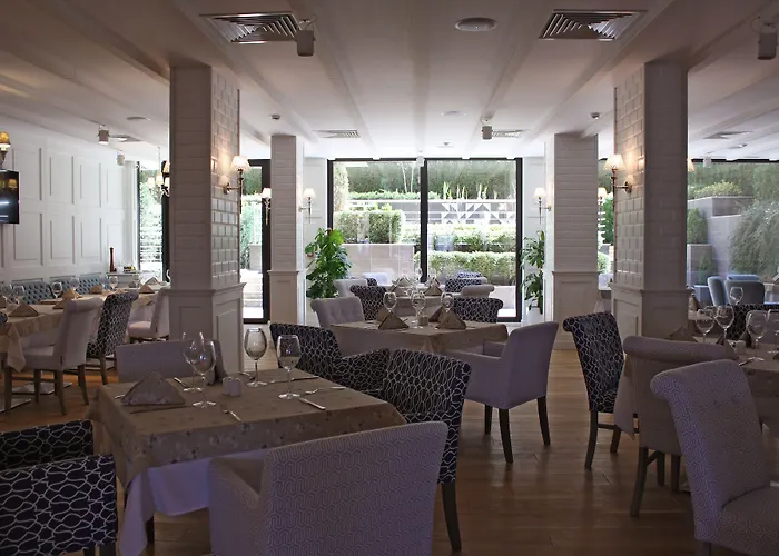 Western Olives - Free Pool & Parking Sofia