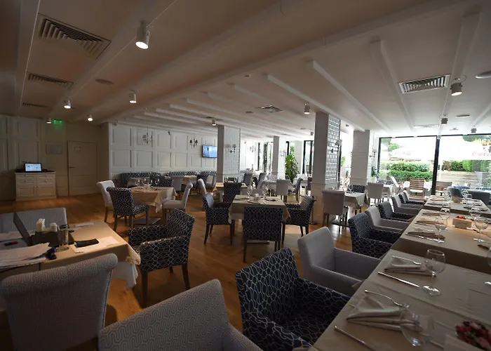 Western Olives - Free Pool & Parking 4*