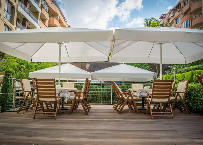 Hotel Western Olives - Free Pool & Parking 4*