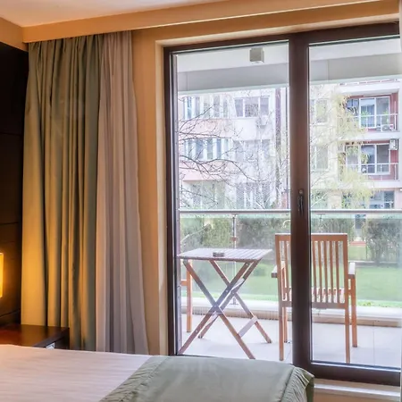 Хотел Western Olives - Free Pool & Parking София