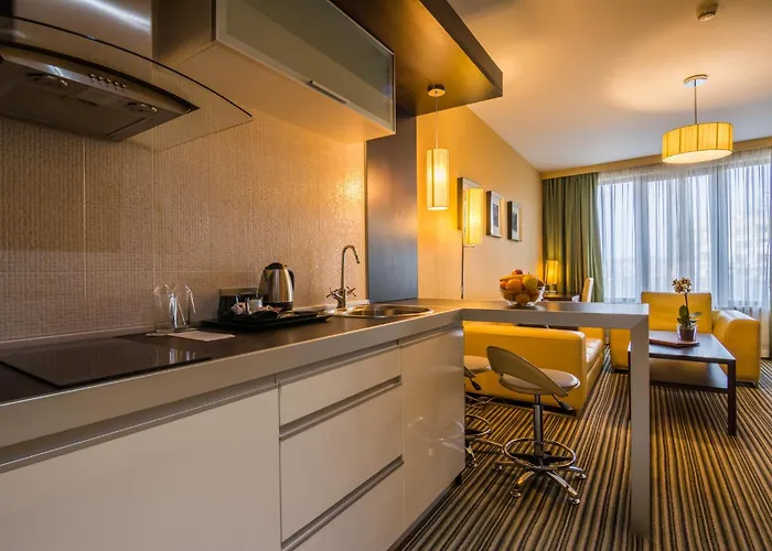 Western Olives - Free Pool & Parking Hotel