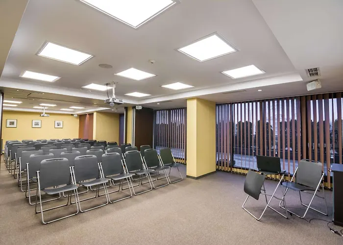 Western Olives - Free Pool & Parking Hotel