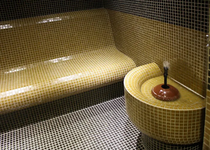 Hotel Western Olives - Free Pool & Parking