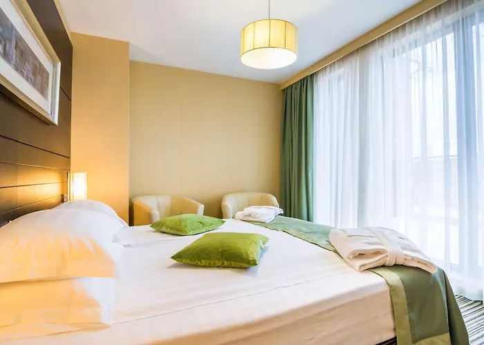 Hotel Western Olives - Free Pool & Parking 4*