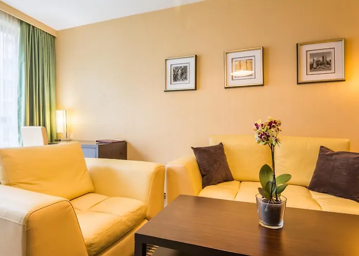 Western Olives - Free Pool & Parking Szófia