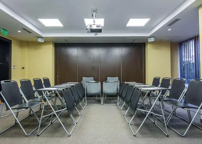 Szálloda Western Olives - Free Pool & Parking